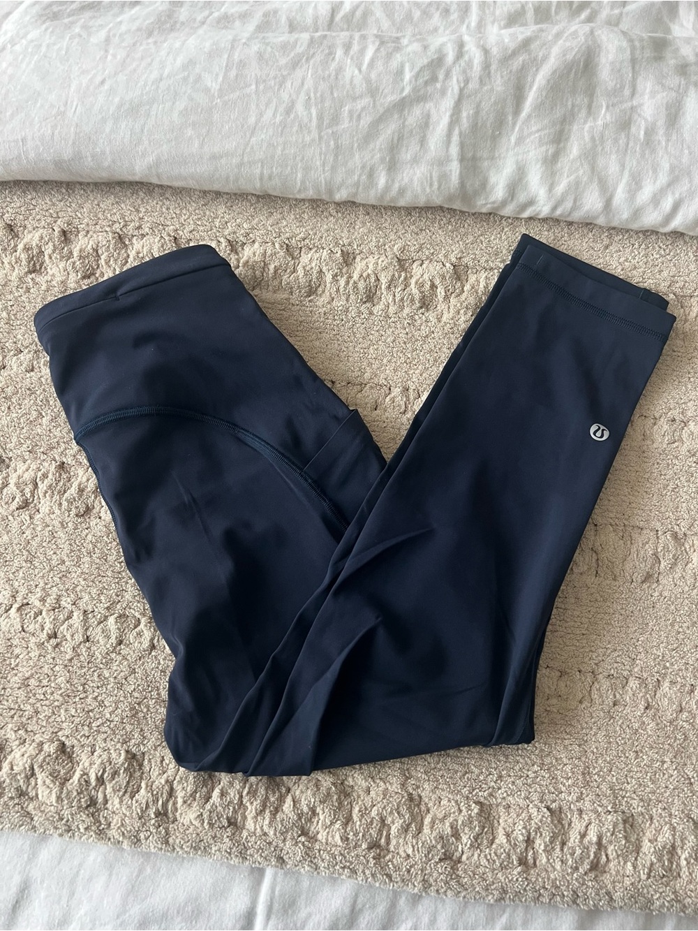 Lululemon Navy cropped leggings